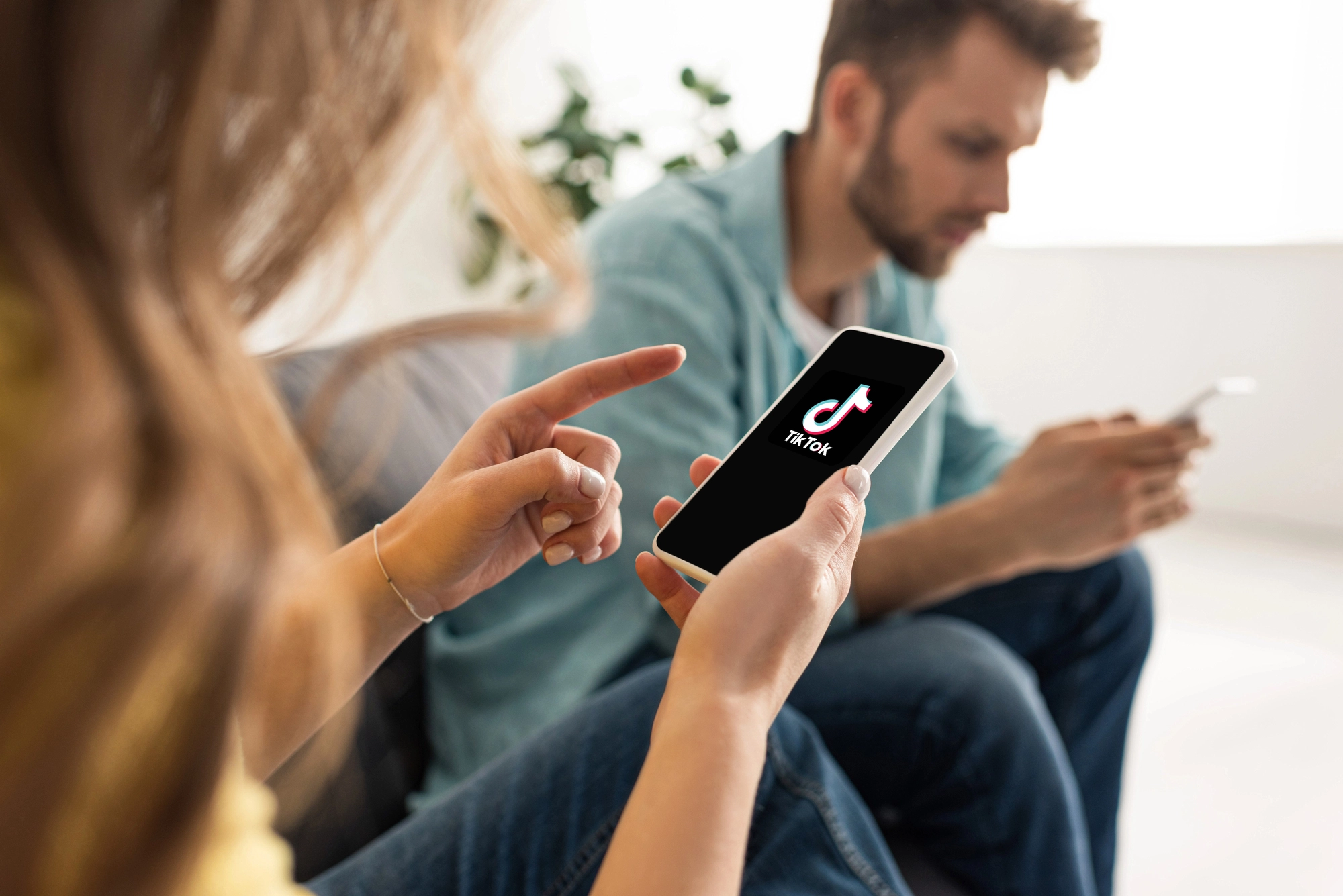 РФ поширює у TikTok фейки про Україну через ситуацію на Близькому Сході