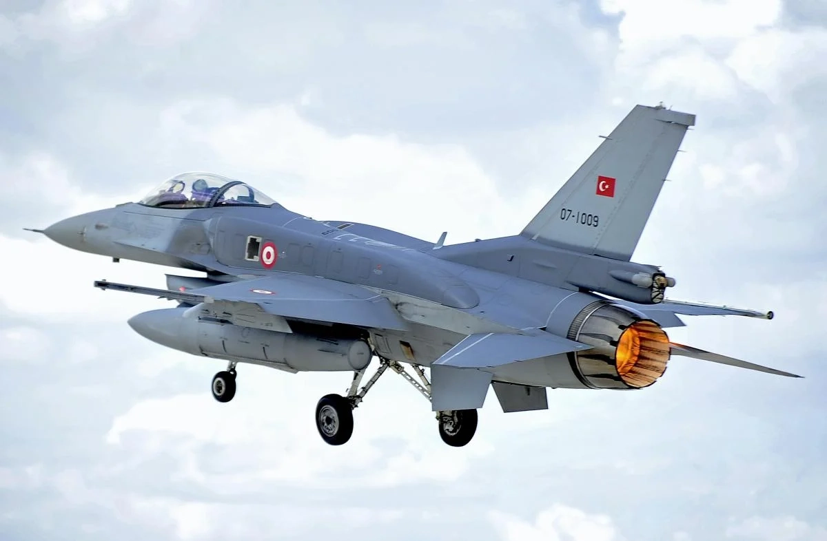 Туреччина розгорне винищувачі F-16 у Північному Кіпрі
