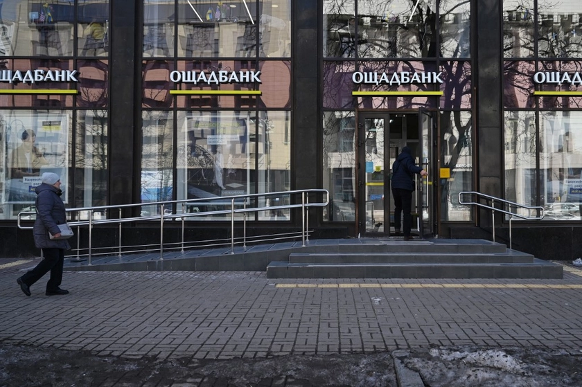 Угорщина повернула кошти та цінності Ощадбанку – Зеленський