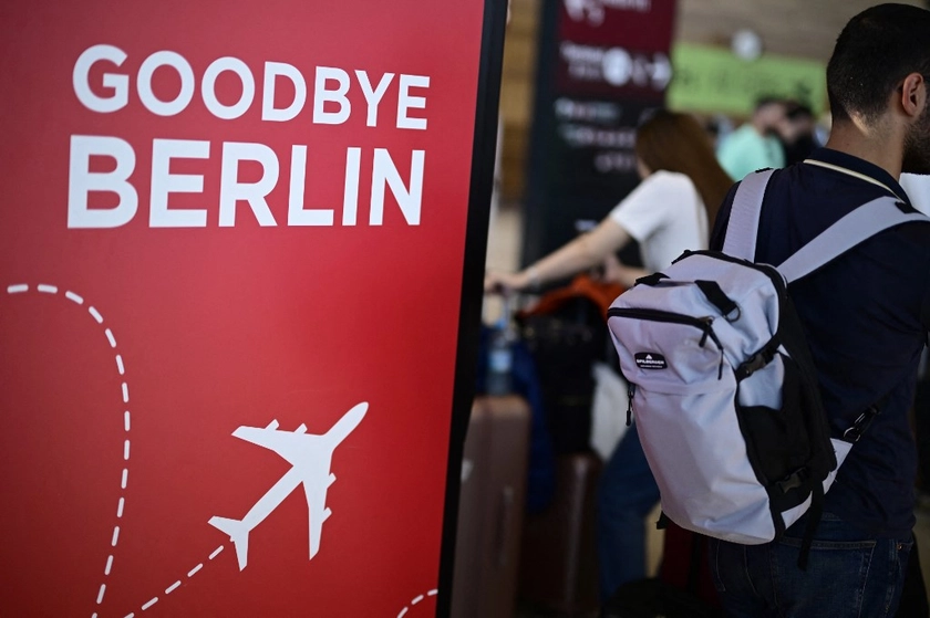 Flights Halted After ‘Luminous Flying Object’ Sighted Over Berlin Brandenburg Airport