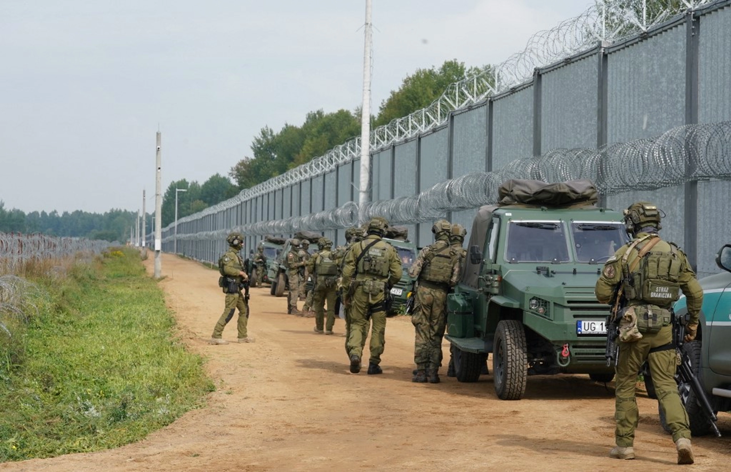 Smuggling Group Jailed for Helping Over 200 Migrants to Cross Illegally Into Poland