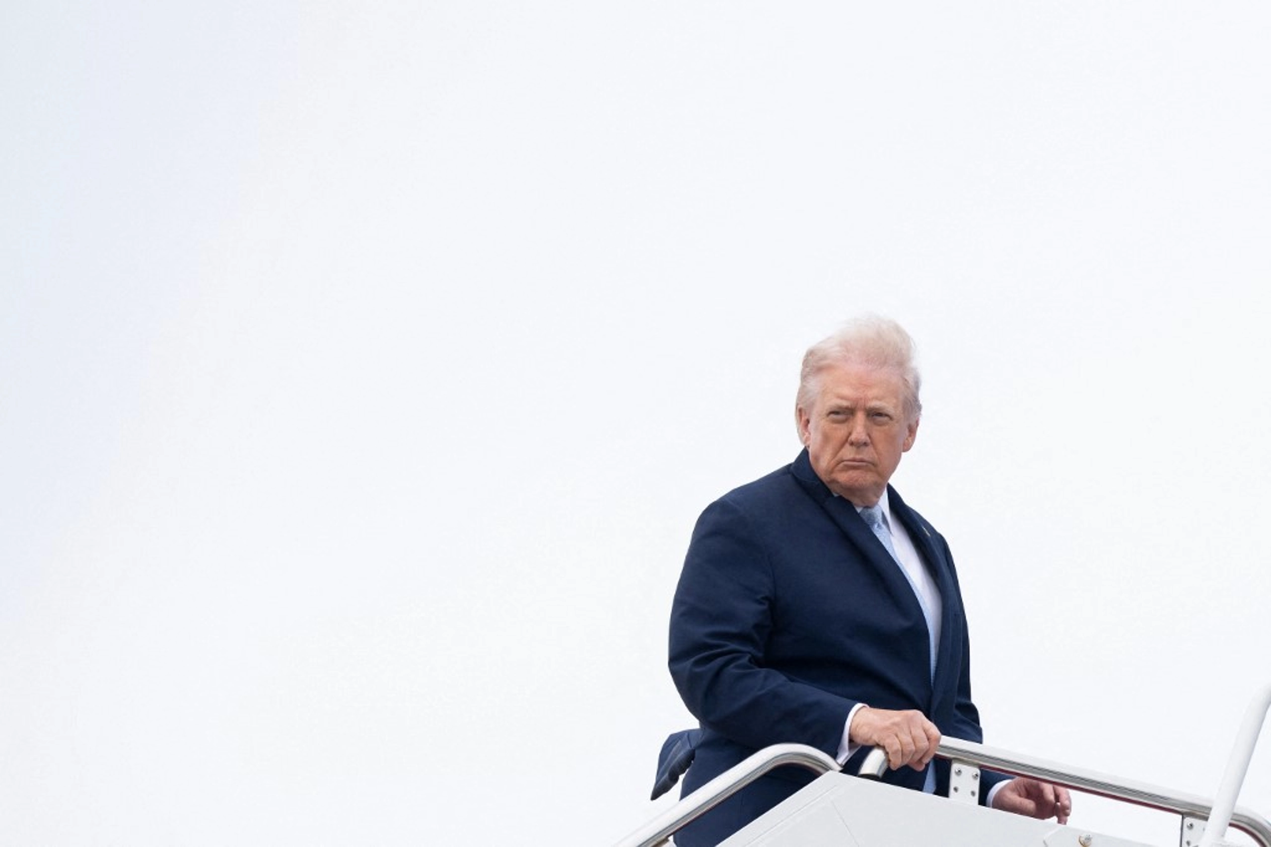 Trump Rules Out Iran Truce as More Marines Head to Middle East
