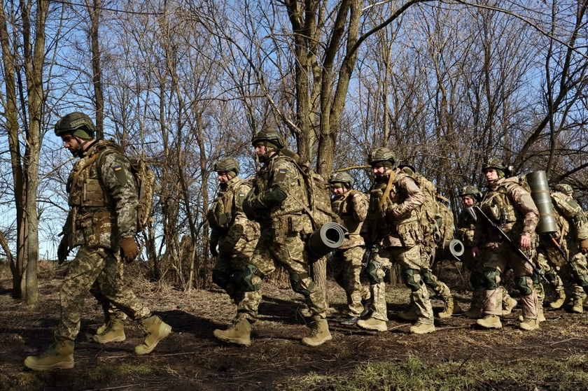 Ukraine Exploits Russian Starlink Blackout to Push Offensive, WSJ Reports