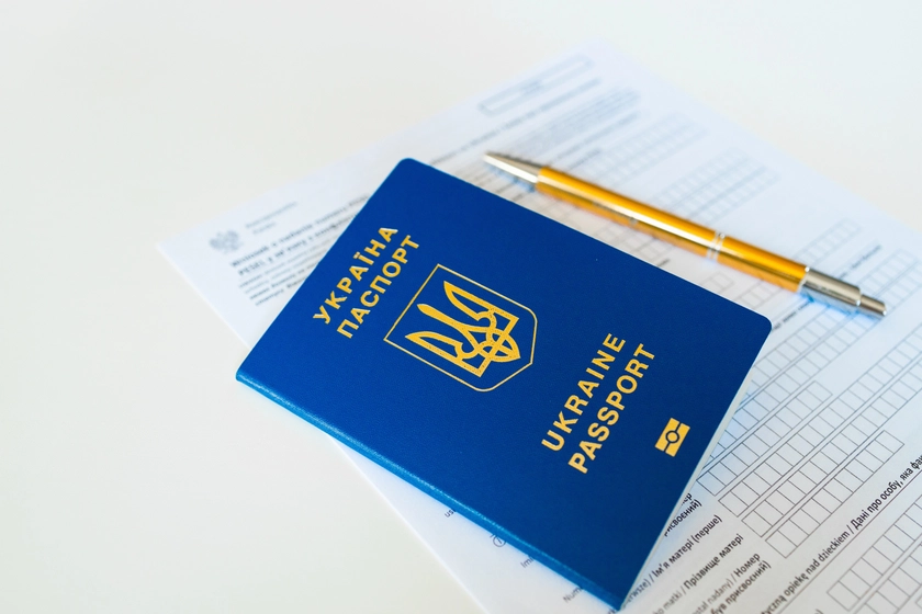 Українці у Британії, Канаді та США зможуть отримувати паспорти в центрах VFS