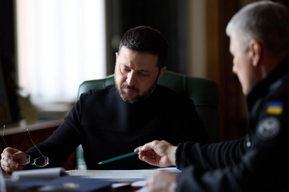 Zelensky Warns of Possible ‘Massive Russian Strike,’ New Drone Command Posts in Belarus