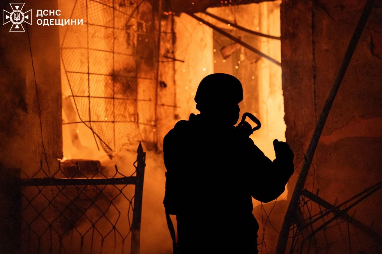 Russian Strikes on Odesa, Kryvyi Rih Kill 3, Injure Dozen