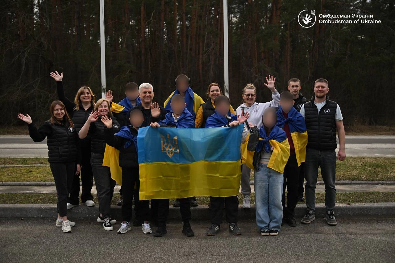 З окупації повернули сім українських дітей віком від 13 до 17 років