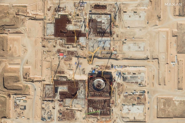 Shell Hits Iran’s Bushehr Nuclear Plant, One Guard Killed in Strike