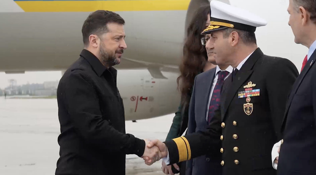 Zelensky Arrives in Turkey for Talks With Erdogan Amid Black Sea Tensions