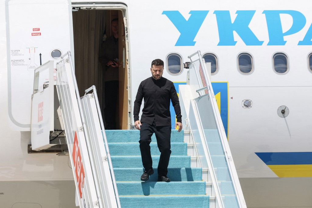 Zelensky to Attend EU Leaders’ Cyprus Meeting as €90B Ukraine Loan Takes Center Stage