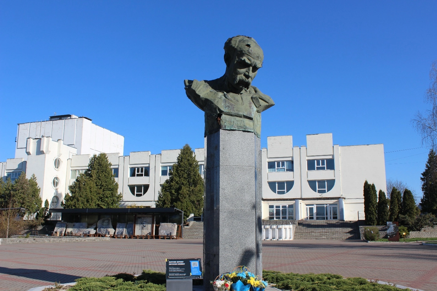 Remains of a statue of Taras Shevchanko in Borodianka. (Photo by  Sergii Kostezh / Kyiv Post)