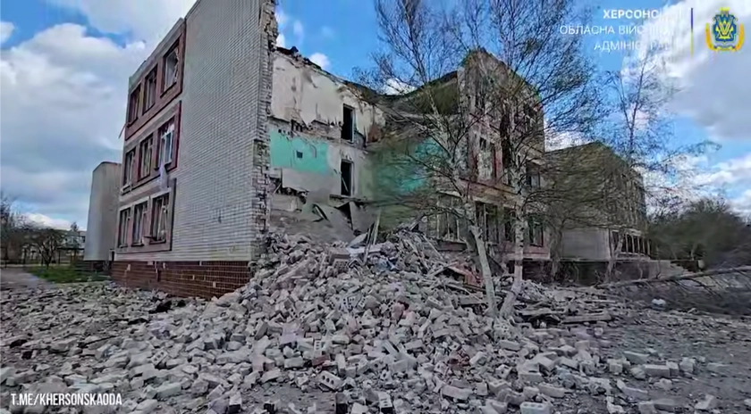 Russian Shelling of Kherson Residential Area Kills 4, Injures 7