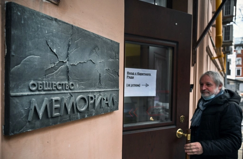 Memorial: Russia’s Nobel Prize-Winning Rights Group Facing ‘Extremism’ Ban