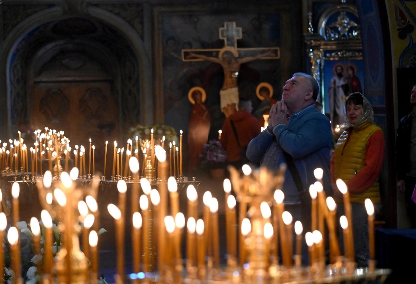 Sirens Over Kyiv as Putin Announces 32-Hour Easter Truce