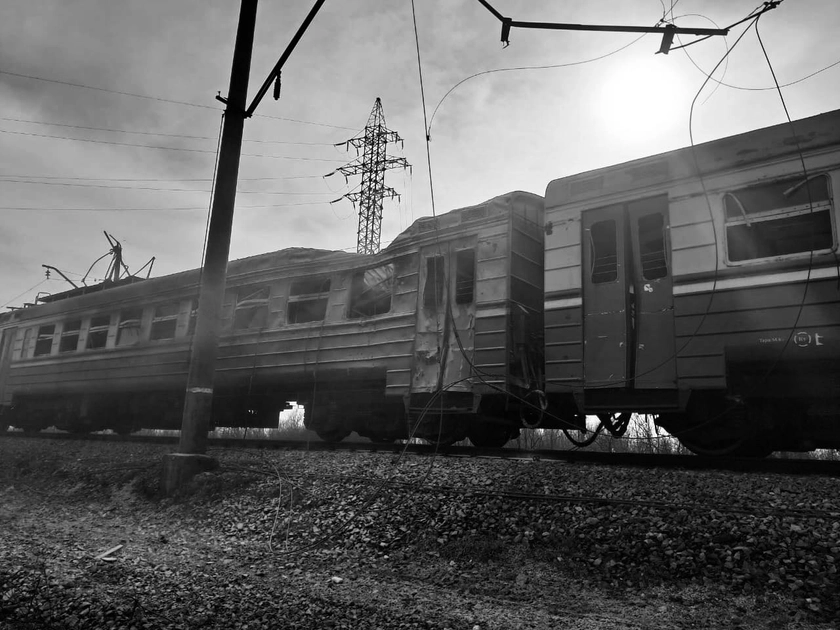 Росія посилила атаки на рухомий склад «Укрзалізниці», уразивши десятки потягів за місяць