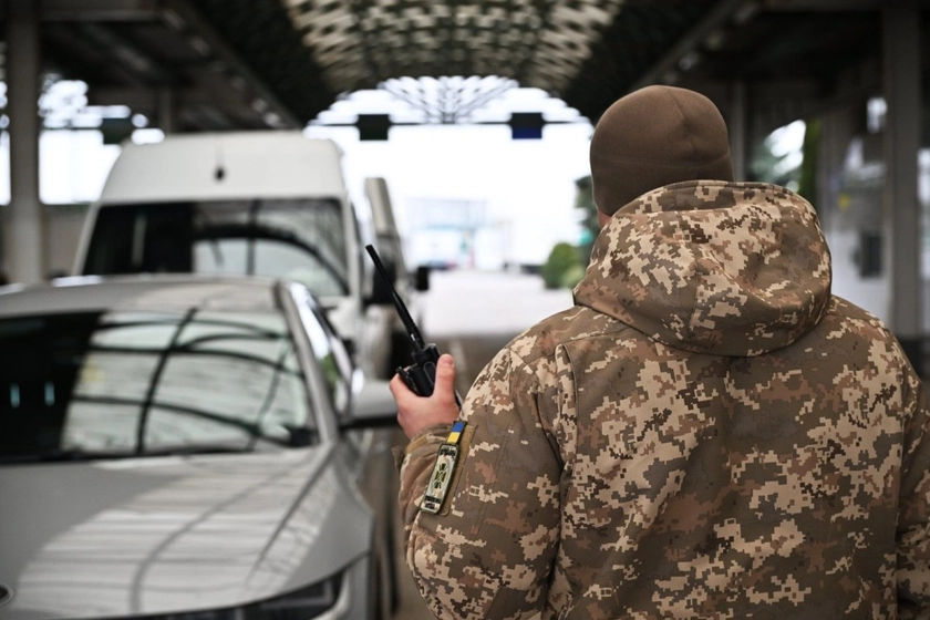 Перед Великоднем зросли черги на кордоні з Польщею