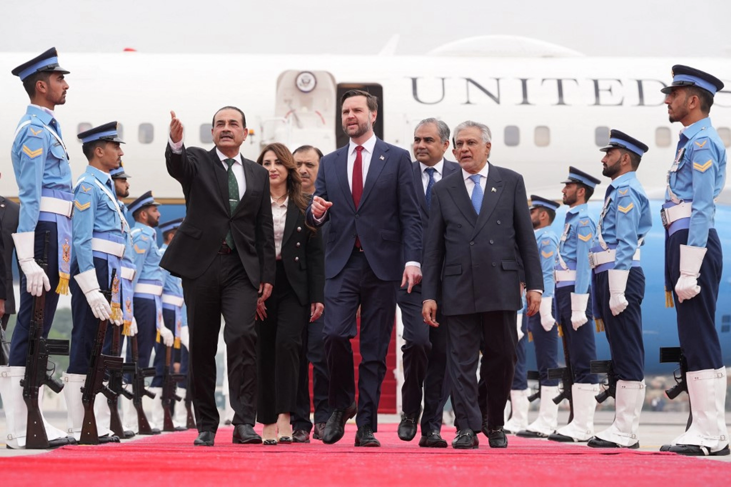 US and Iranian Delegations Arrive in Islamabad for ‘Decisive’ Peace Talks