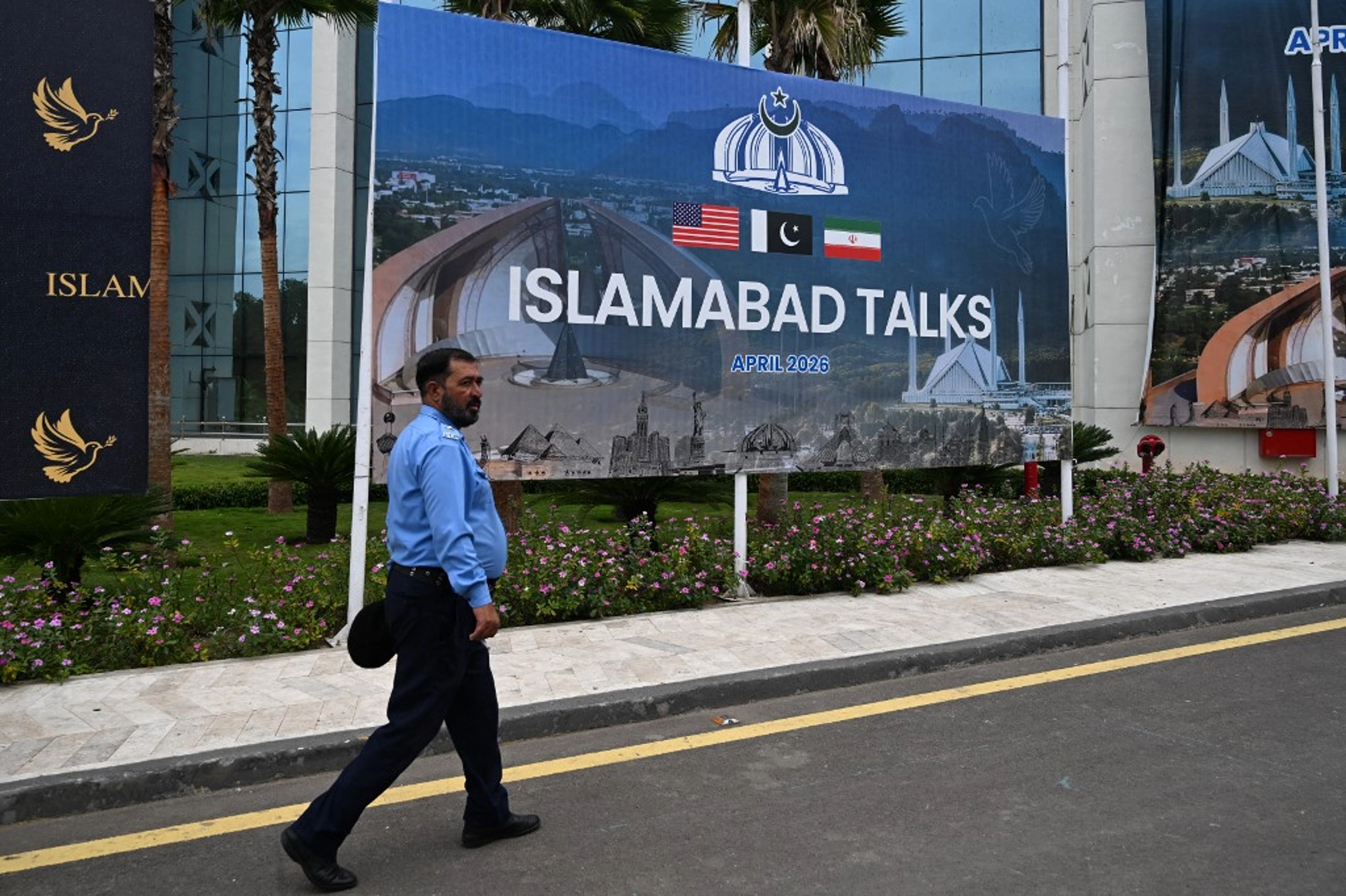 Iran and US Top Officials Launch Negotiations in Pakistan