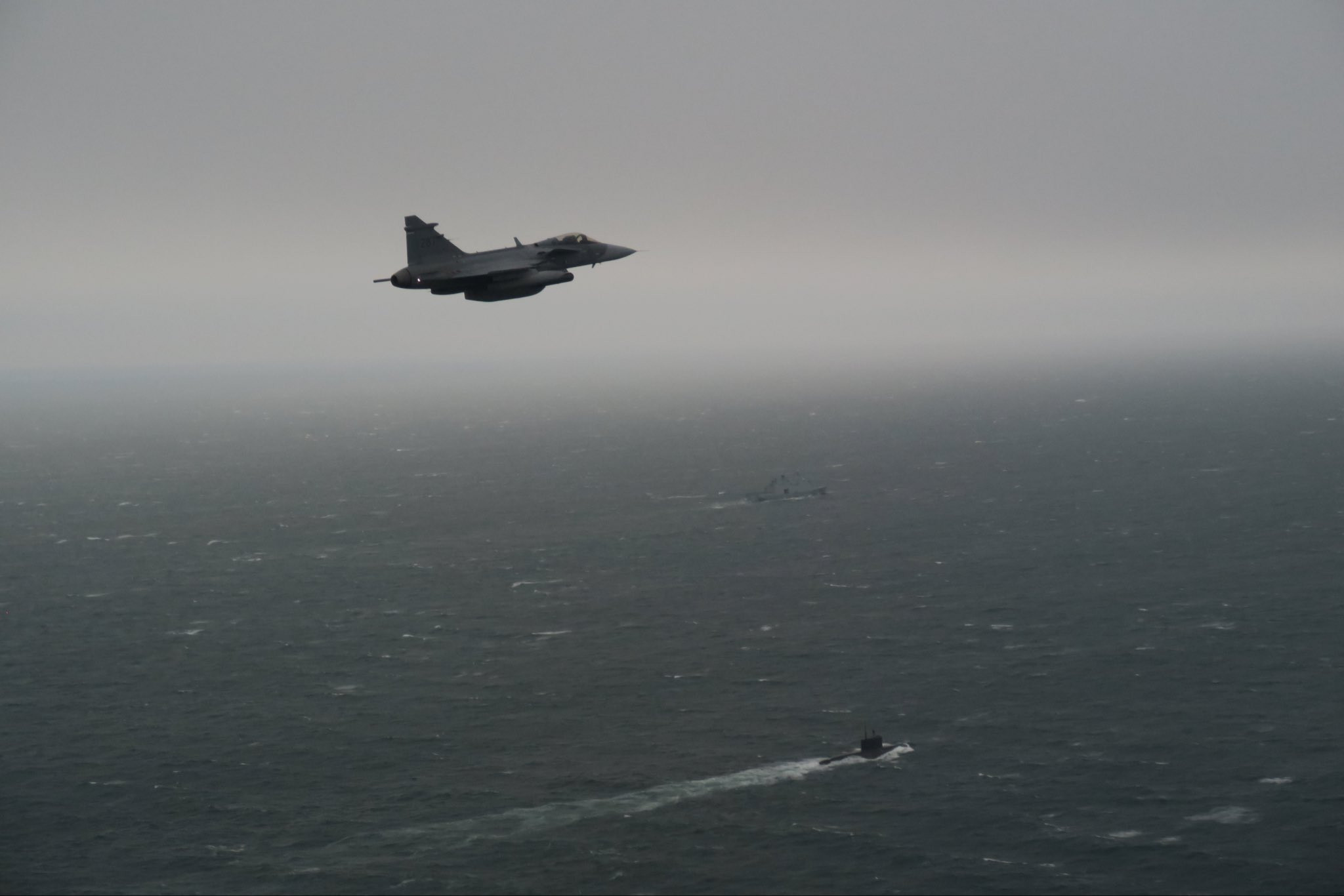 Swedish Gripen Jets Intercept Russian Submarine in Kattegat Strait