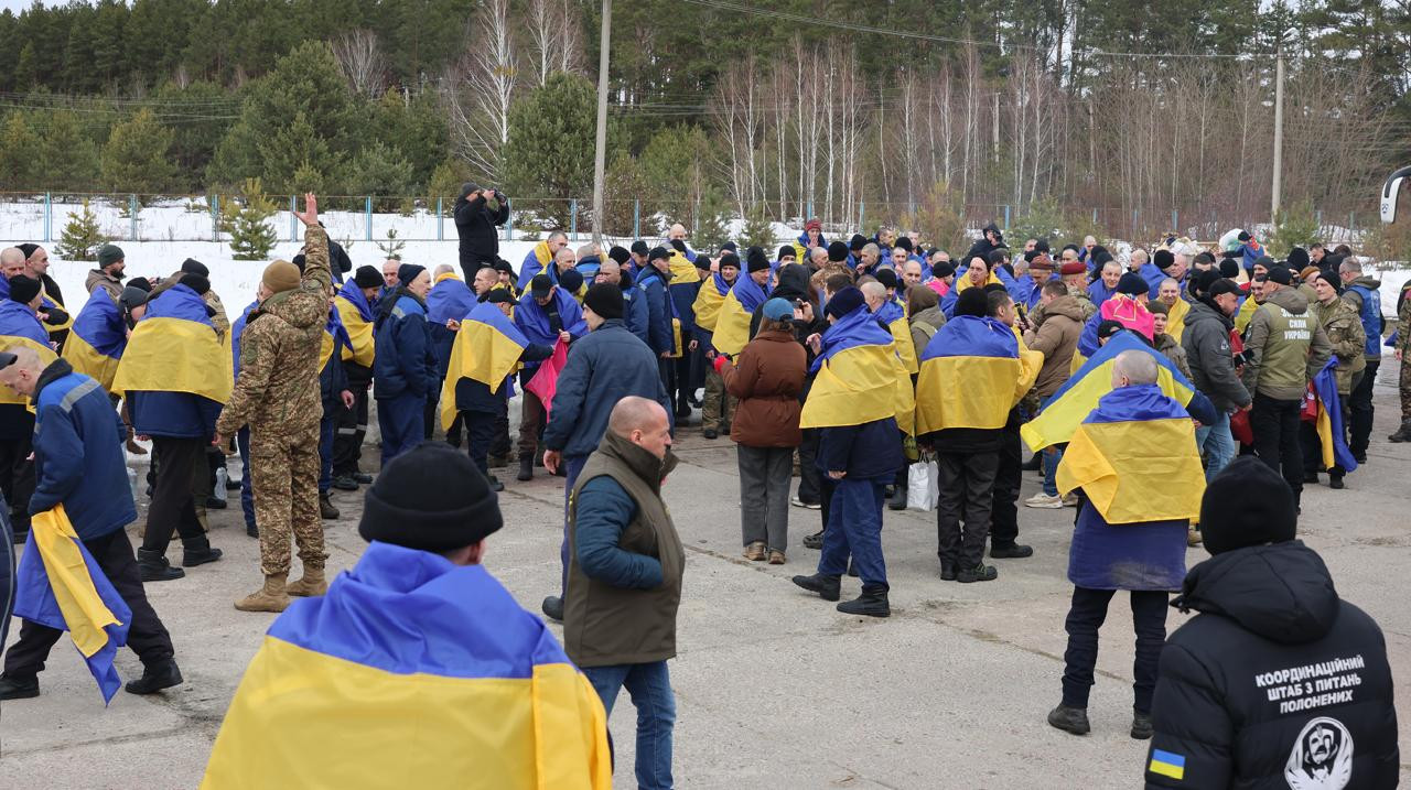 Ukraine, Russia Agree on 1,000 POW Exchange and Ceasefire