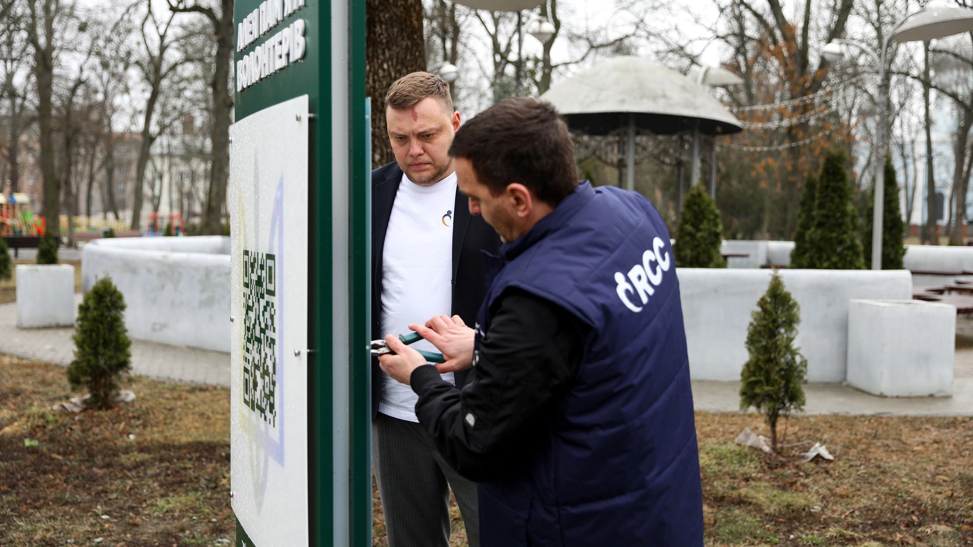 Коли волонтер стає мішенню, йому потрібен не лише героїзм, а й захист