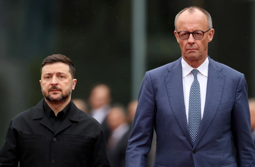 Merz Says Ukraine’s EU Path Key to Ending War With Russia