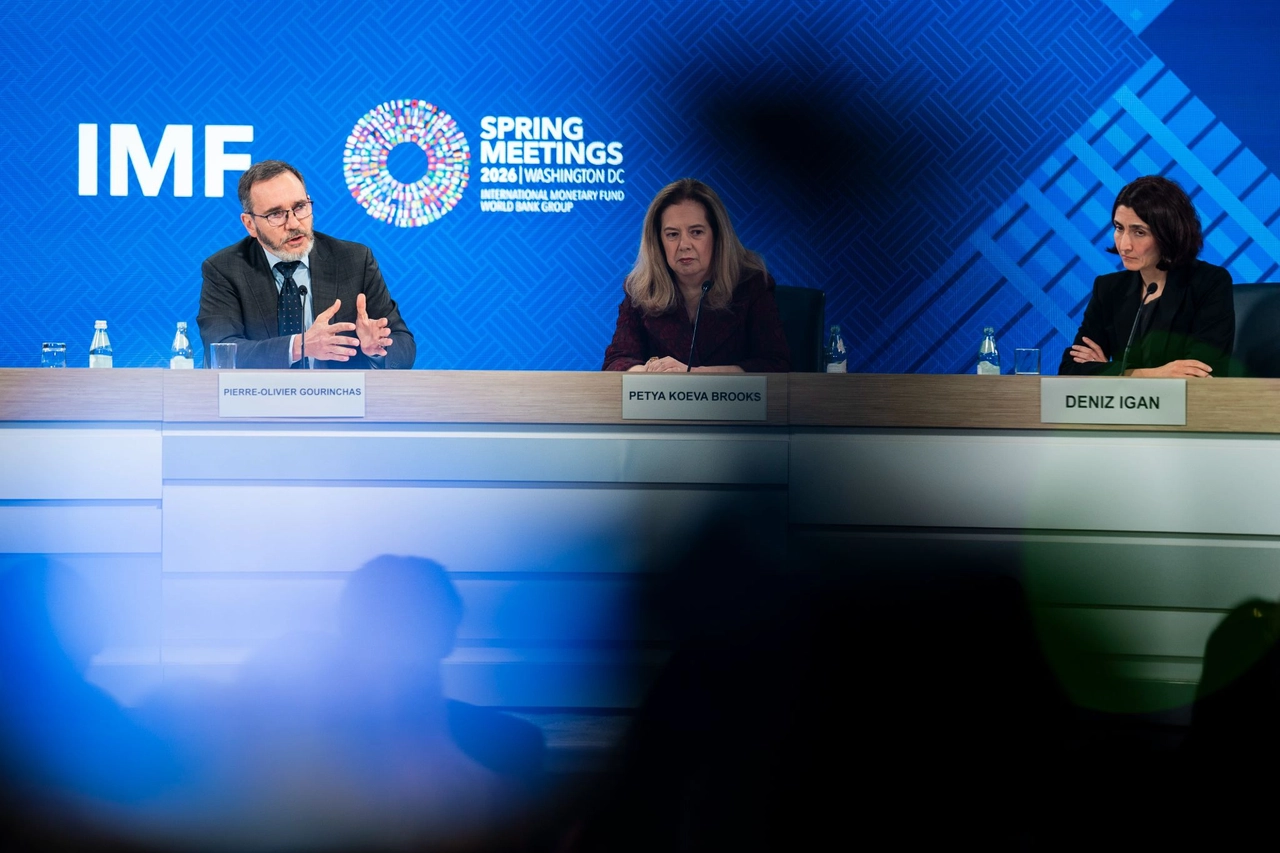 IMF Economic Outlook Analysis