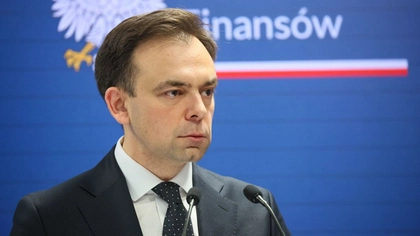 Polen uppmanar EU att snabbt frigöra ett lån på 90 miljarder euro till Ukraina efter att Orbán avsatts.