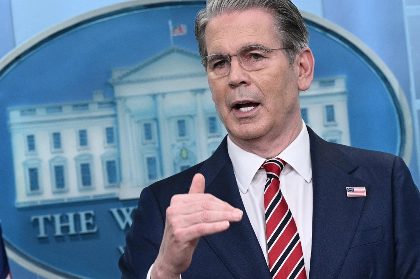 Washington Reverses Decision and Extends Waiver Allowing Russian Oil Sales