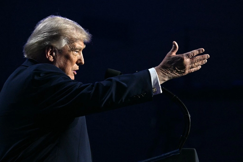 Trump Threatens to Resume Strikes if Iran Deal Fails by April 22