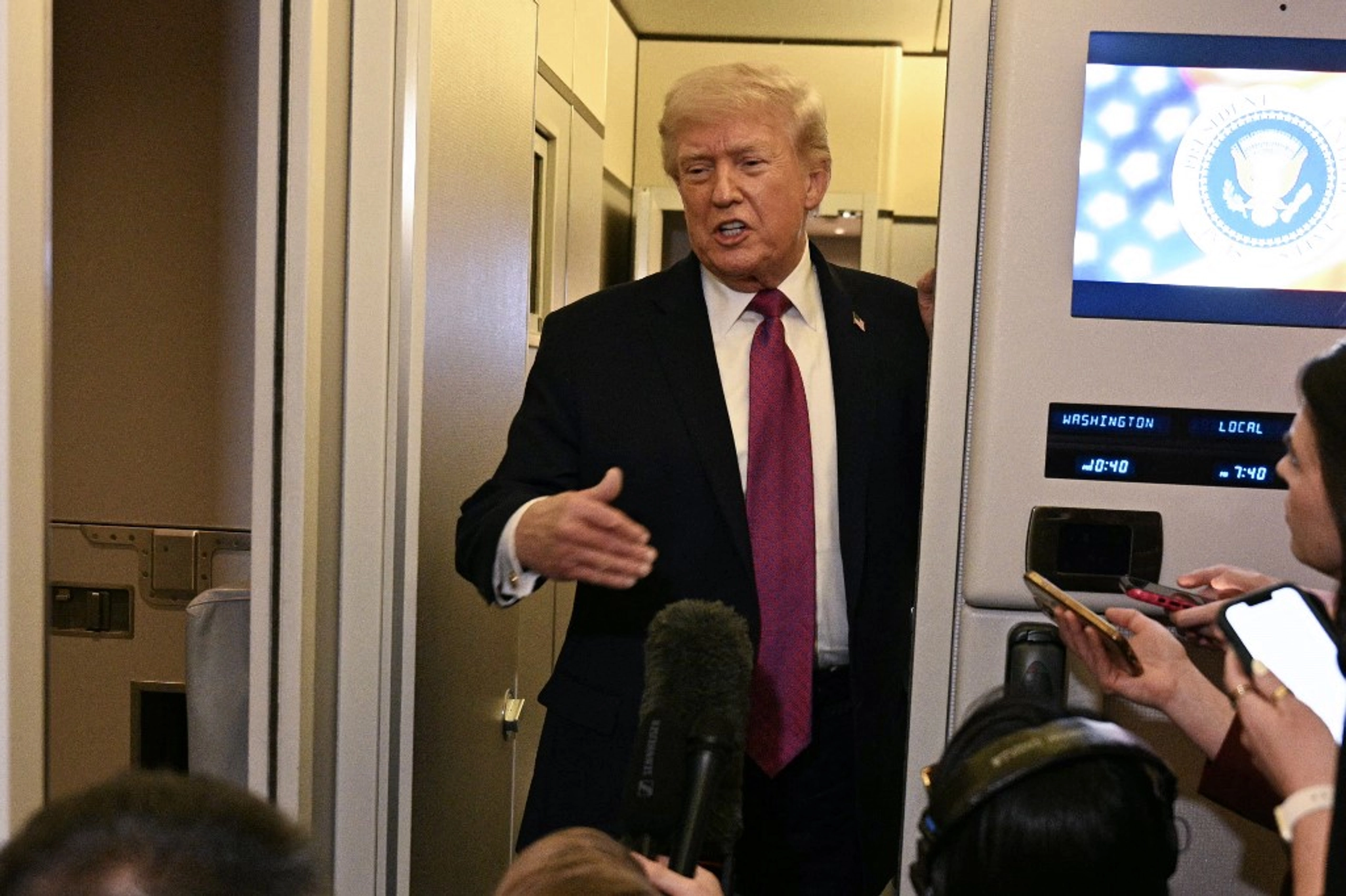 Trump Expects Iran Peace Deal Within Days Amid Nuclear and Asset Negotiations