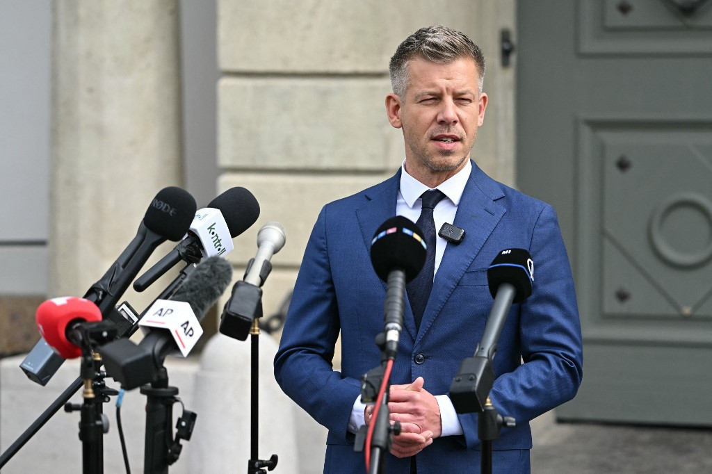 Peter Magyar’s Tisza Party Secures Landmark Constitutional Majority in Hungary