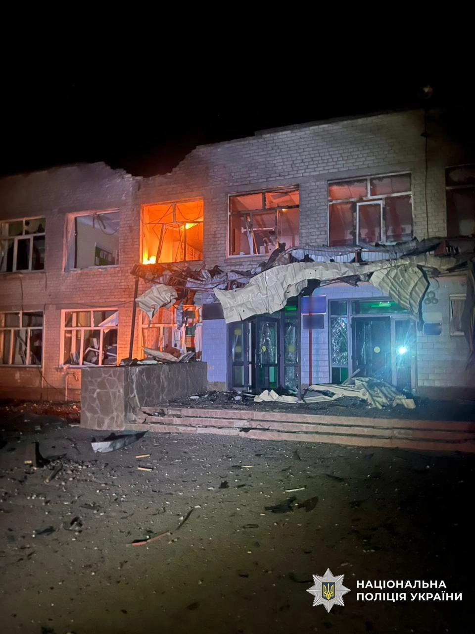 Наслідки удару по Чернігову. Фото поліції