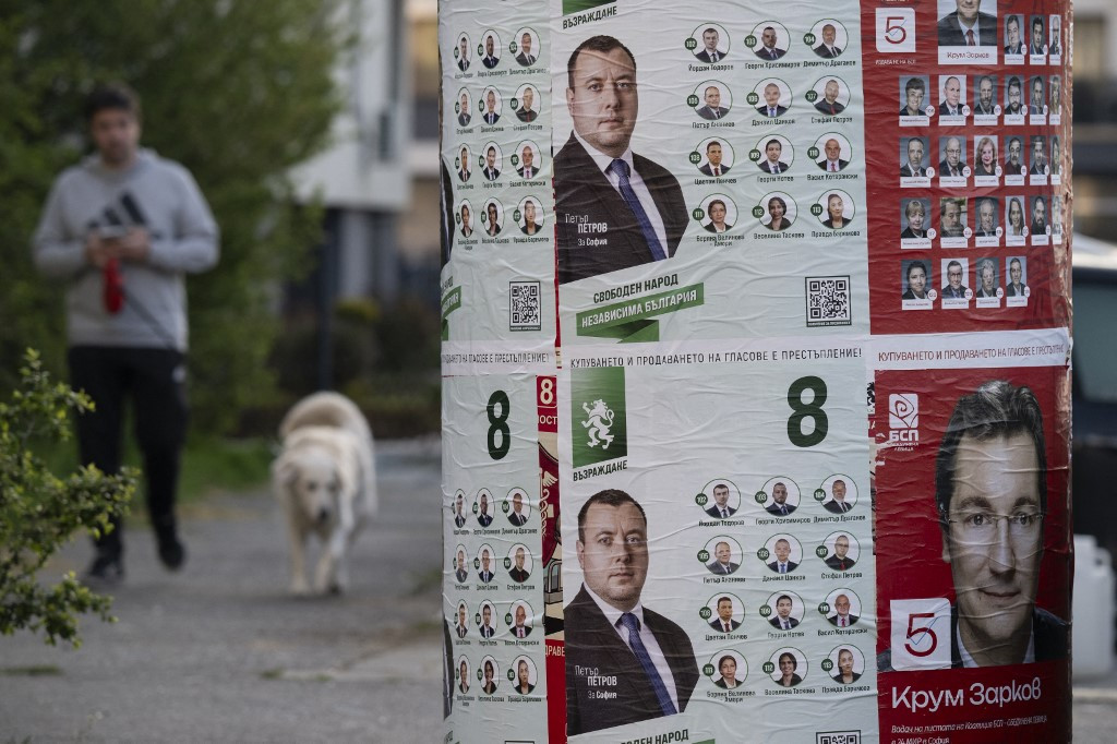 Bulgaria Bombarded by Pro-Russian Propaganda Ahead of Elections