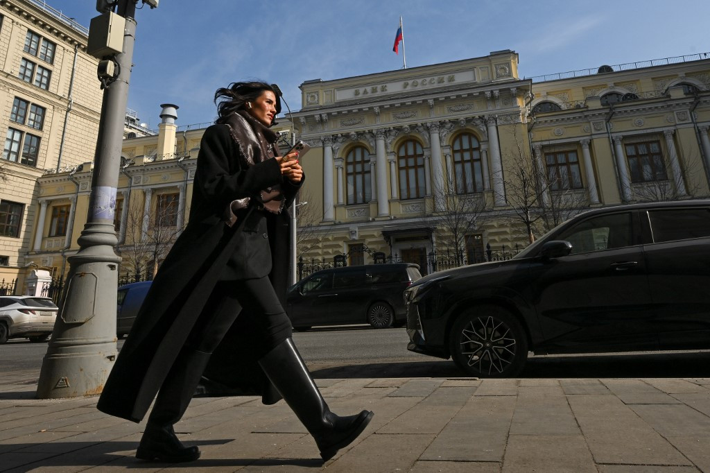 ‘Long-Term Decline or Shock’: Swedish Intel Warns Russia’s Economy Is Weaker Than It Looks