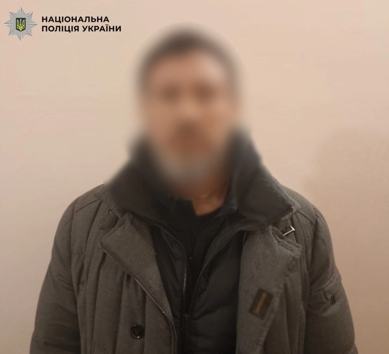 Румунія екстрадувала в Україну зловмисника, який вимагав $1 млн у бізнесмена з Києва