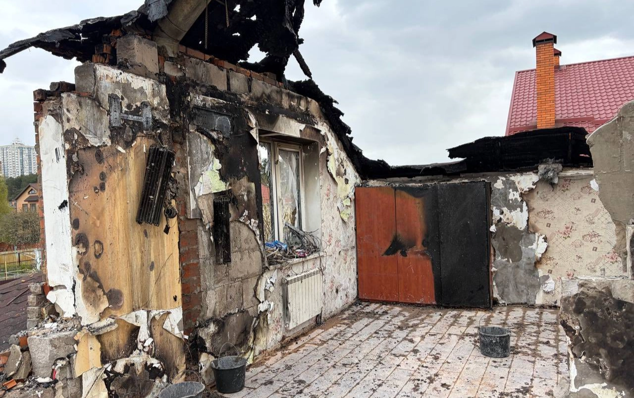 Defense Adviser Shows Home Destroyed in Russian Drone Strike