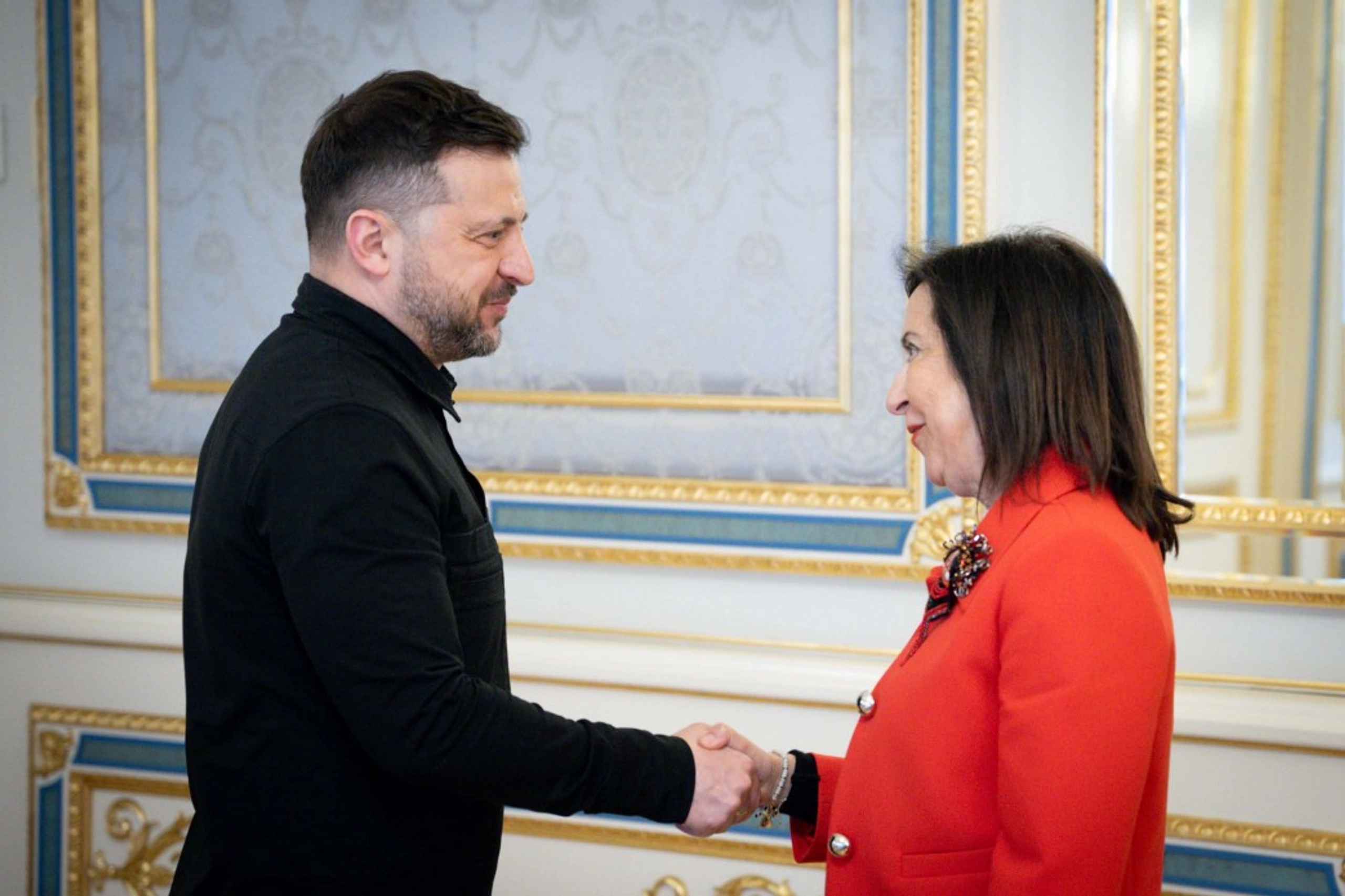 Іспанія надасть Україні 100 бронемашин VAMTAC та артилерійські снаряди