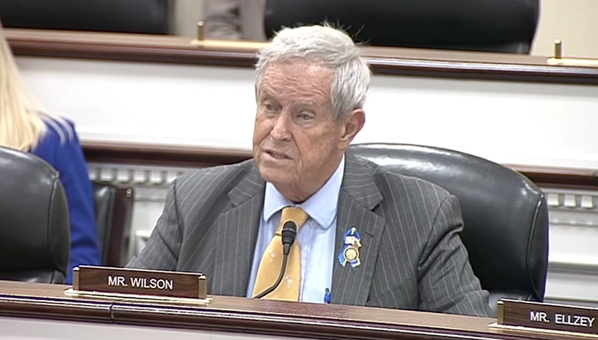 US Congressmen Contrast Ukraine’s Support With Russia’s Threat to American Lives