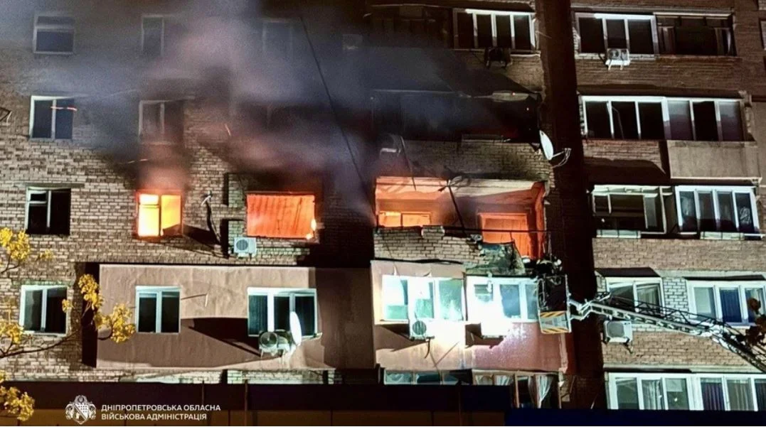 Russians hit apartment beuilding