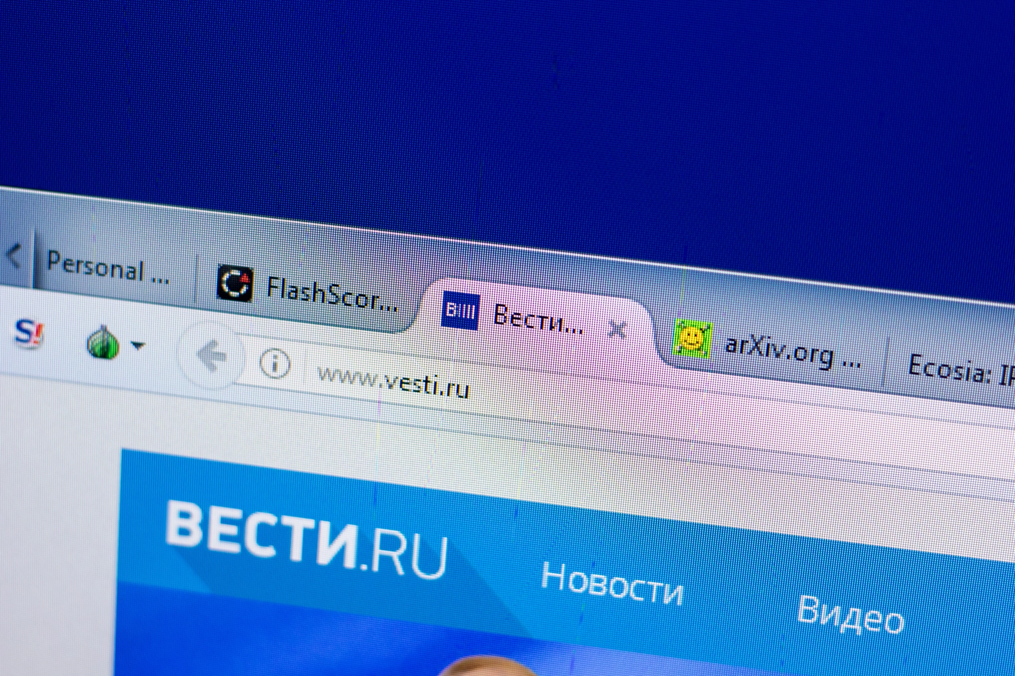 Росіяни за кордоном масово втрачають доступ до банків і онлайн-сервісів — СЗРУ