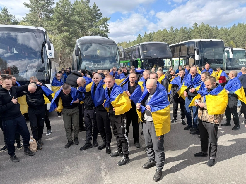 Україна та Росія провели обмін полоненими: додому повернулися 193 захисники