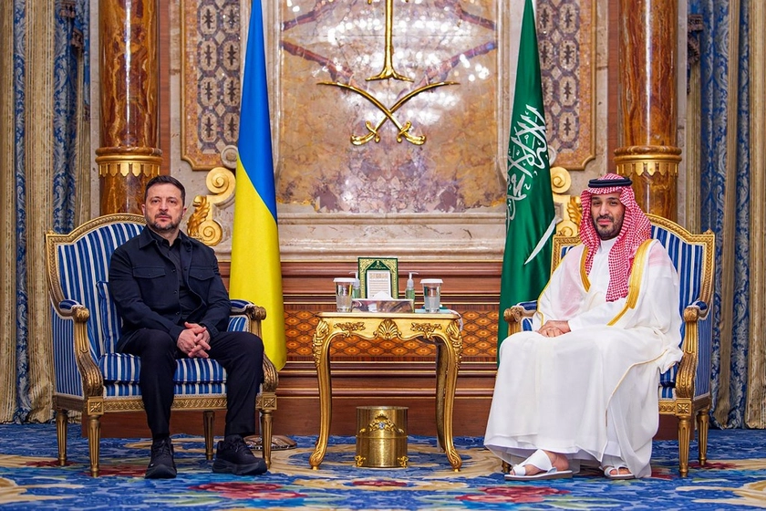 Zelensky Returns to Jeddah for Security Talks with Saudi Crown Prince
