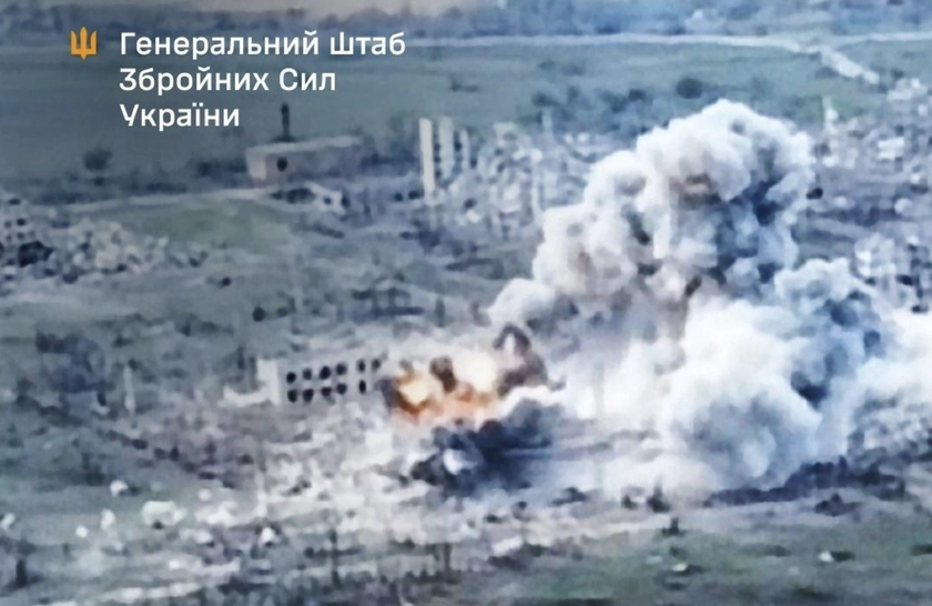 Ukrainian Forces Hit Russian Command Posts and Depots Across Four Regions