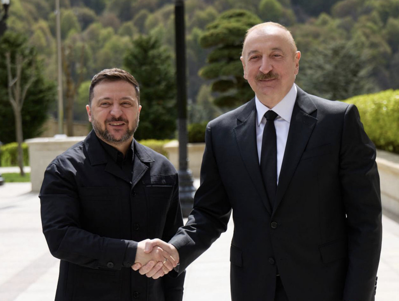 Zelensky Arrives in Azerbaijan to Sign Five Bilateral Agreements on Defense and Energy