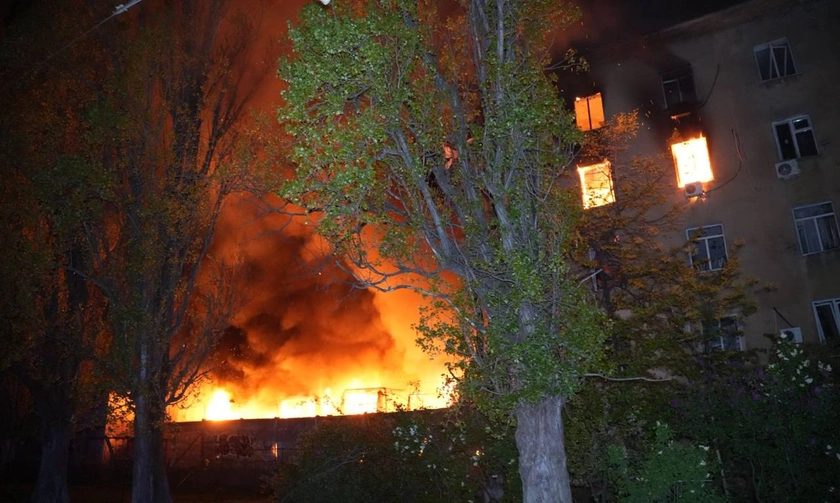 Two Strike Waves Hit Odesa, Apartment Blocks Burn, Over a Dozen Injured