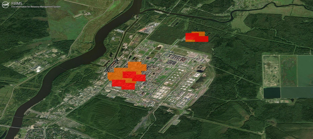 Drones and Missiles Strike Deep into Russia, Targeting Oil and Arms Production