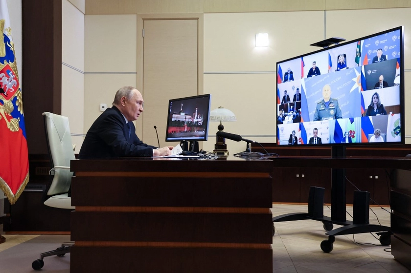 Coup Rumours: Putin Under Pressure From All Sides?