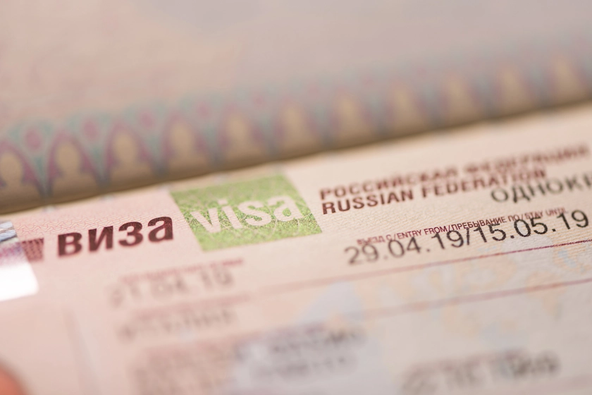 EU Nations Push For Visa Crackdown on Russian Tourists
