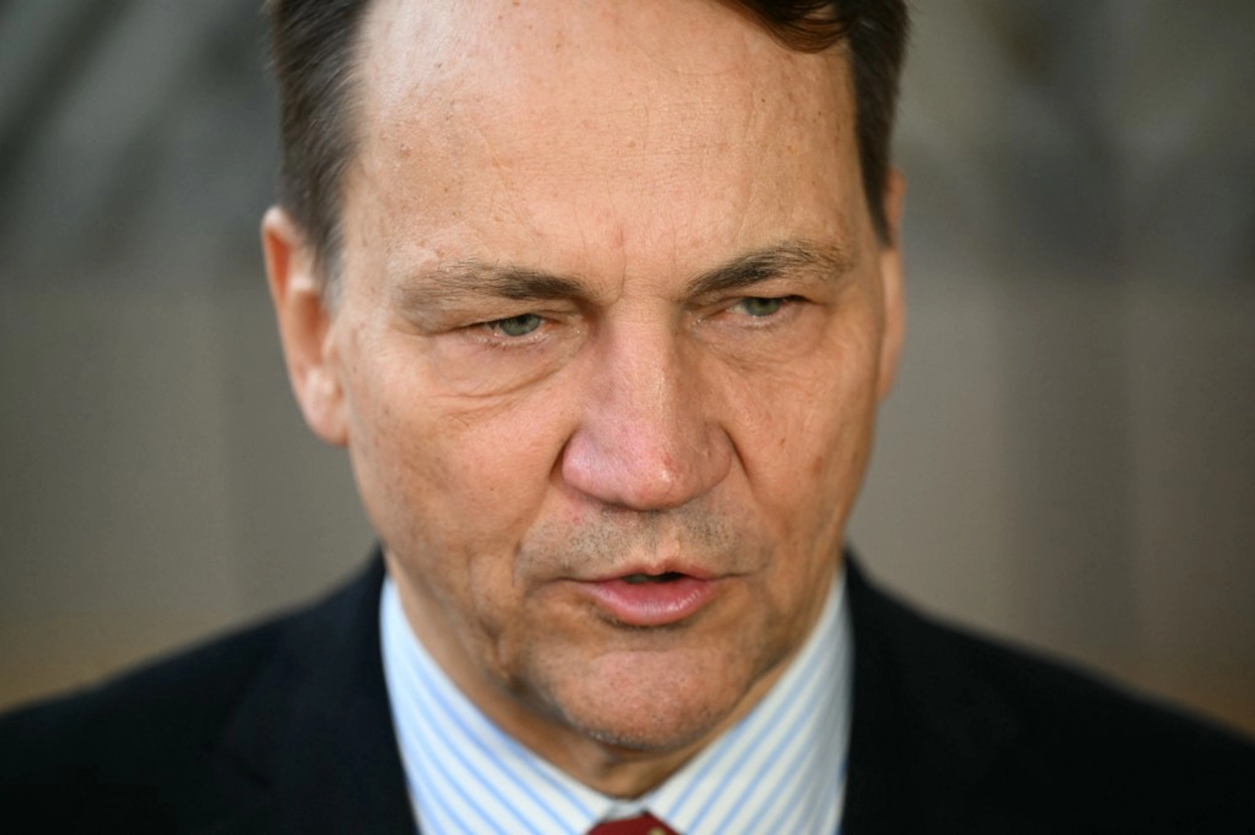 Poland May ‘Forgive’ Fico’s Moscow Trip if he Unblocks Ukraine Aid, Sikorski Says